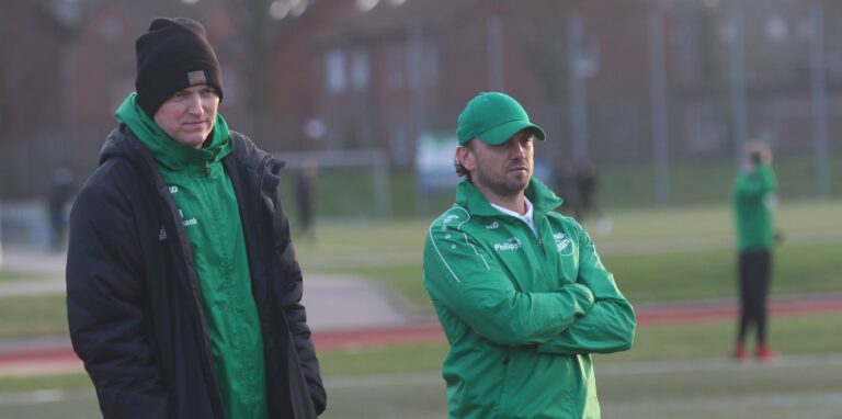 Olfens Coach Patrick Linnemann (r.) und dessen Co-Trainer beim SuS, Christian Brüse, erhalten Verstärkung.
