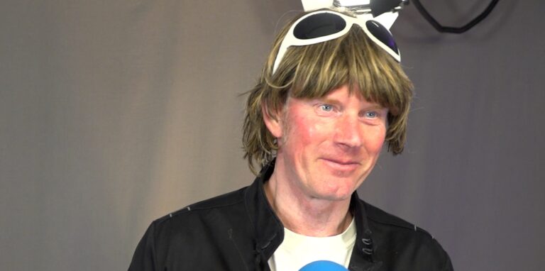 Mit Hits wie „10 nackte Friseusen“ oder „Geh mal Bier hol’n“ wurde Mickie Krause zum Mallorca-Star.