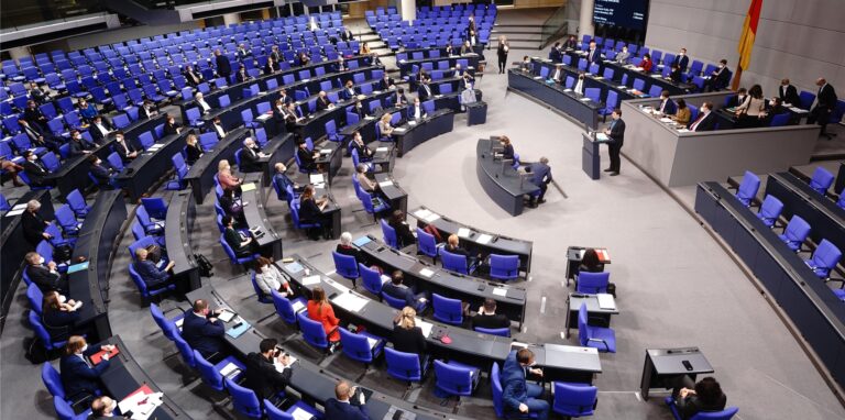 Der geplante fraktionsübergreifende Gesetzentwurf für eine allgemeine Impfpflicht nimmt Konturen an. (Symbolbild)
