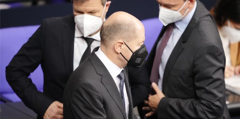 Bei der Diskussion um Lockerungen bei den Corona-Maßnahmen sind die Ampel-Parteien unterschiedlicher Meinung.