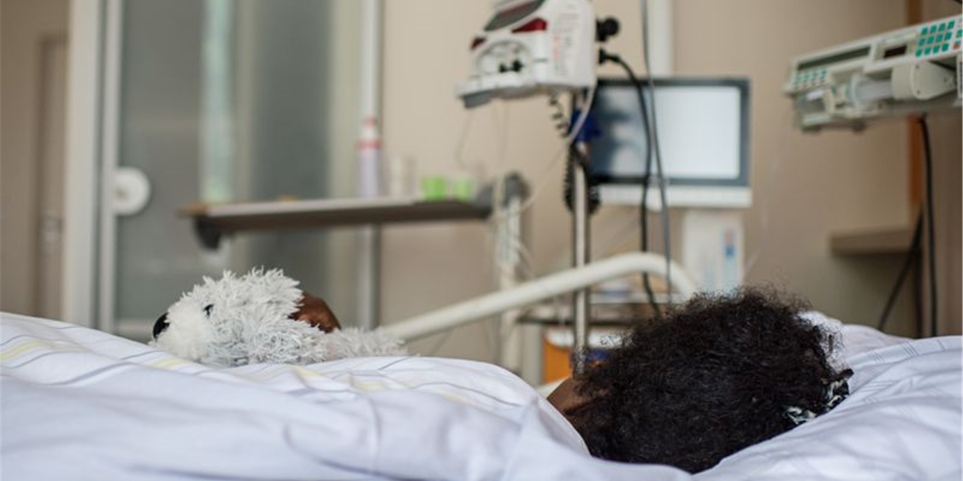 Eine Frau wird in einem Berliner Krankenhaus aufgrund schwerer Folgen einer Genitalverstümmelung behandelt.