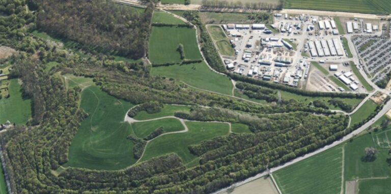 Die Recyclinganlage ist südlich der Halde im Bereich des Geländes des Fremdfirmenhof am Raffineriestandort Scholven geplant.