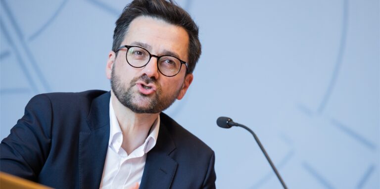 Thomas Kutschaty, SPD-Spitzenkandidat zur Landtagswahl im Mai, hat ein Problem. Ihm fehlt es selbst in den eigenen Reihen an Rückhalt.