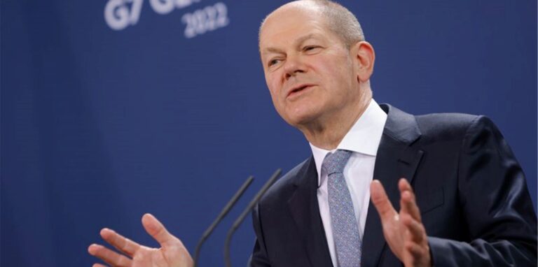 Bundeskanzler Olaf Scholz geht davon aus, dass die Länder das Gesetz zur Impfpflicht in den Krankenhäusern und Pflegeeinrichtungen einhalten.