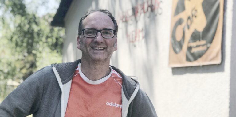Frank Ronge, der in der Jugendarbeit der Evangelischen Kirchengemeinde Castrop-Rauxel Nord arbeitet, hatte sein „Zuhause“ über Jahrzehnte im Christophorusheim in Habinghorst. Nun ist er in St. Josef untergekommen.