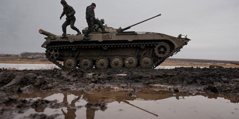 Der Aufmarsch russischer Truppen an der ukrainischen Grenze sorgt im Westen seit Wochen für Ängste vor einem möglichen Angriff Moskaus auf die Ukraine, was der Kreml dementiert.