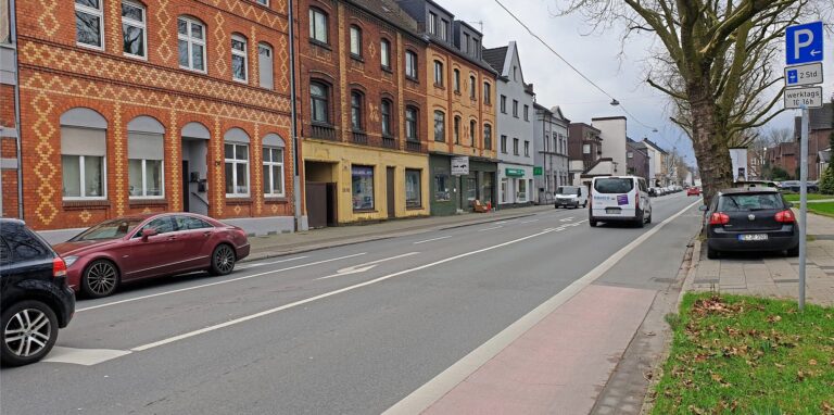 Hier auf der Kaiserstraße wird die Baustelle eingerichtet.