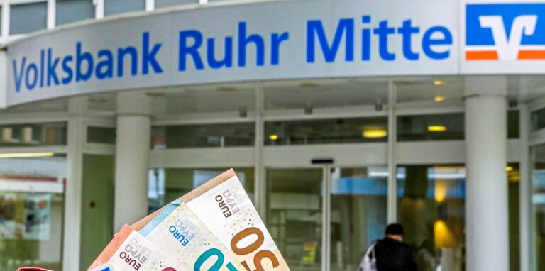 Ein schreiender Mann sorgte am Mittwochmorgen in der Volksbank-Filiale in der Ewaldstraße für Aufsehen und zog danach noch pöbelnd durch die Innenstadt.
