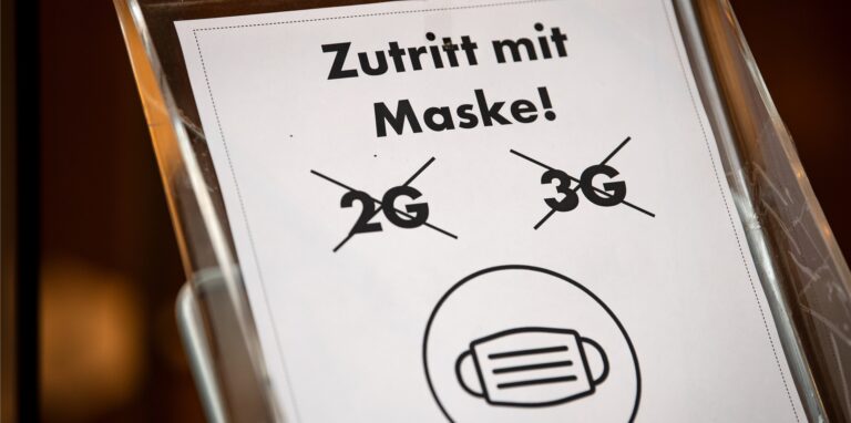 Die Zugangsbeschränkungen im Handel sollen in NRW ab Samstag fallen.