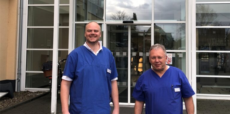 Dr. Lars Heining, Chefarzt der Lungenklinik Ruhrgebiet Nord (l.) und Dr. Peter Harding, Ärztlicher Direktor des St. Sixtus-Hospitals, beantworteten aktuelle Fragen zur Corona-Lage.
