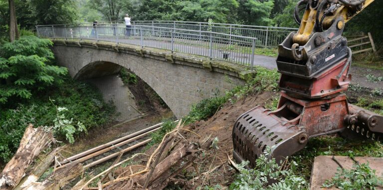 Im August 2016 war die Brücke über die Bahnlinie an der Kippheide abgerissen worden.
