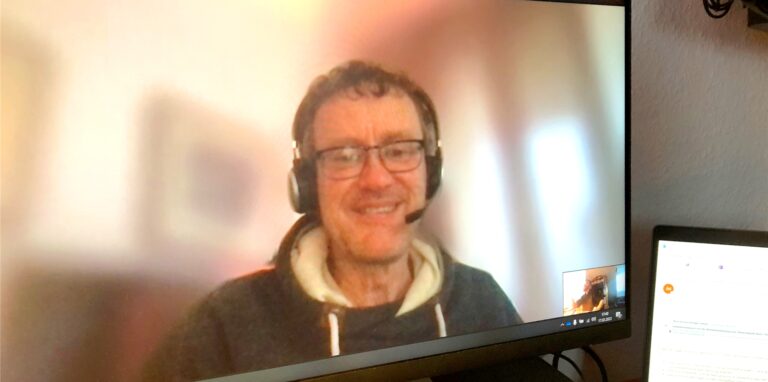 Jochen Meyer (53), Gründer und Geschäftsführer von Mediabeam hat aus der Not eine Tugend gemacht: Sein knapp 30-köpfiges Team arbeitet mittlerweile komplett aus dem Homeoffice: „Remote-Only“, wie er es nennt. Eine neue Organisation, die viele Vorteile aber auch viele neue Aufgaben mit sich bringt.