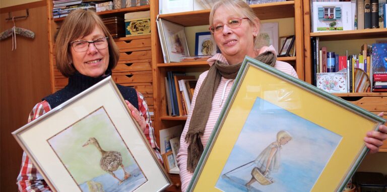 Planen ihre erste gemeinsame Ausstellung: Brigitte Manthey (l.) und Helga Engler.