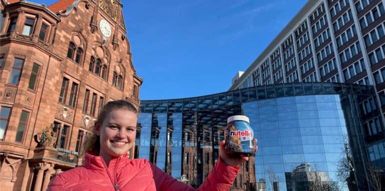Das Rathaus und die Berswordthalle sind aktuell als Motive auf Nutella-Gläsern zu finden.