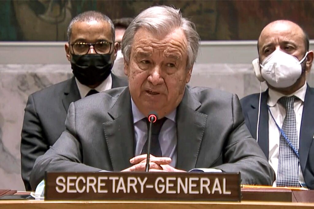 Dieses von den Vereinten Nationen zur Verfügung gestellte Foto zeigt den Generalsekretär der Vereinten Nationen, Antonio Guterres, der während einer Dringlichkeitssitzung des UN-Sicherheitsrats zur Situation in der Ukraine spricht. Dieses von den Vereinten Nationen zur Verfügung gestellte Foto zeigt den Generalsekretär der Vereinten Nationen, Antonio Guterres, der während einer Dringlichkeitssitzung des UN-Sicherheitsrats zur Situation in der Ukraine spricht.