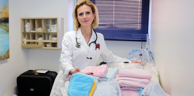 Ärztin Julia Bachmann ist überwältigt von der Spendenbereitschaft vieler Halterner.