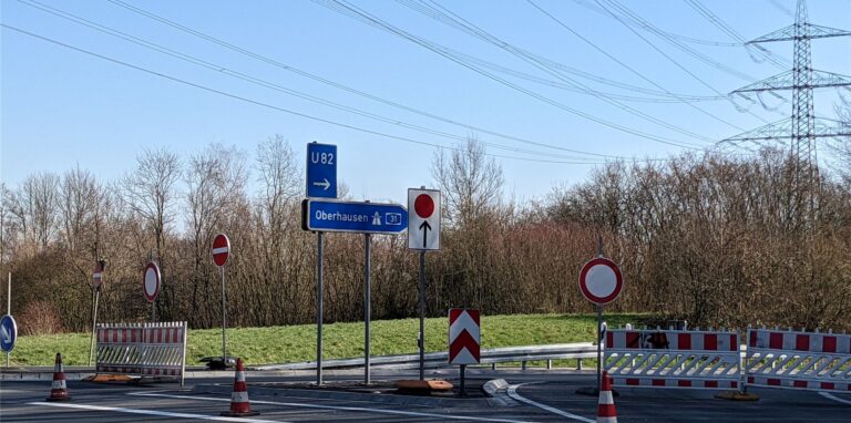 Die Auf- und Abfahrt der Anschlussstelle Dorsten in Richtung Oberhausen ist bis Freitag Mittag gesperrt.