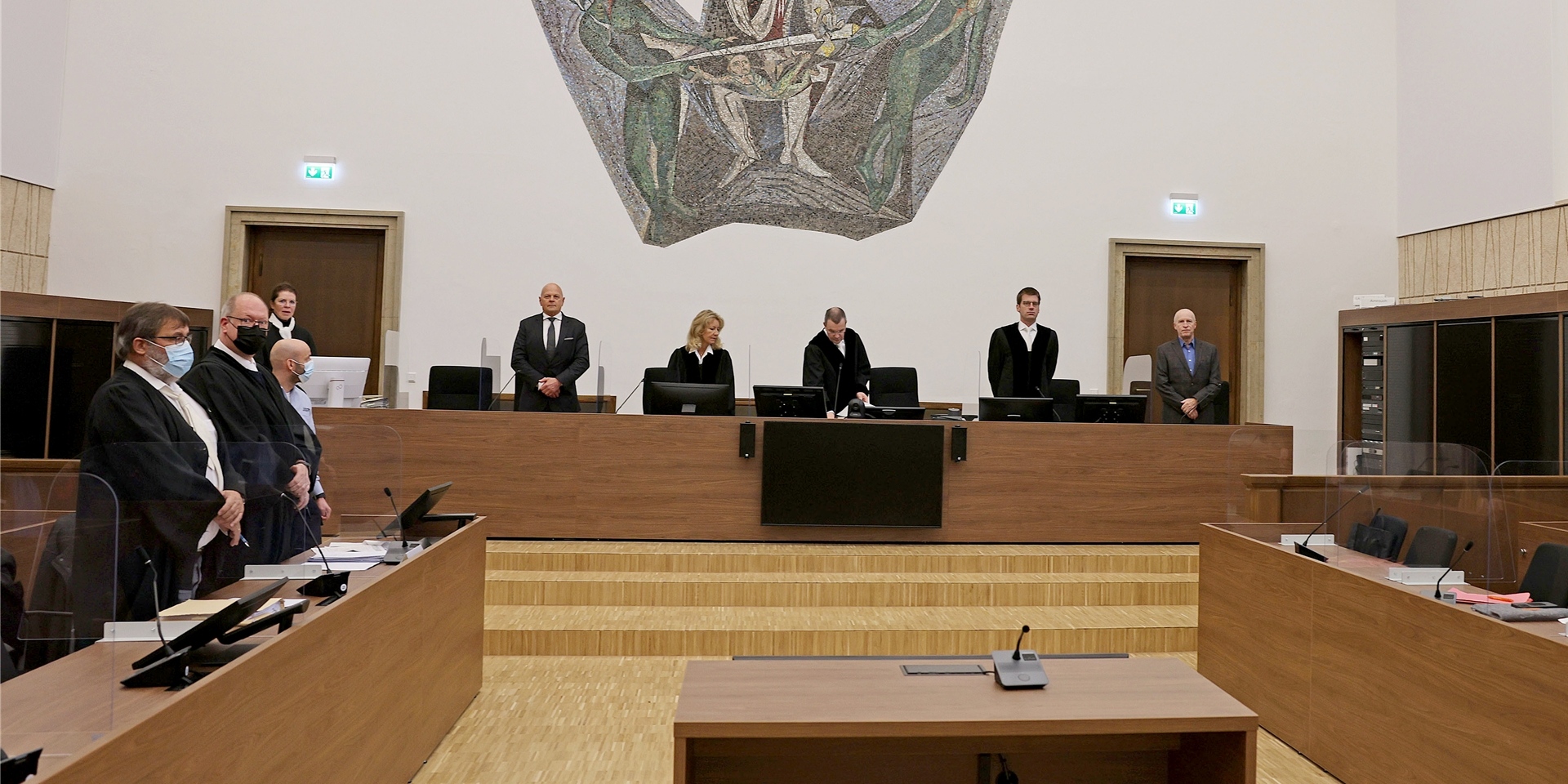 Zwei Männer müssen sich wegen schweren Kindesmissbrauchs vor dem Landgericht Wuppertal verantworten. (Archivbild)