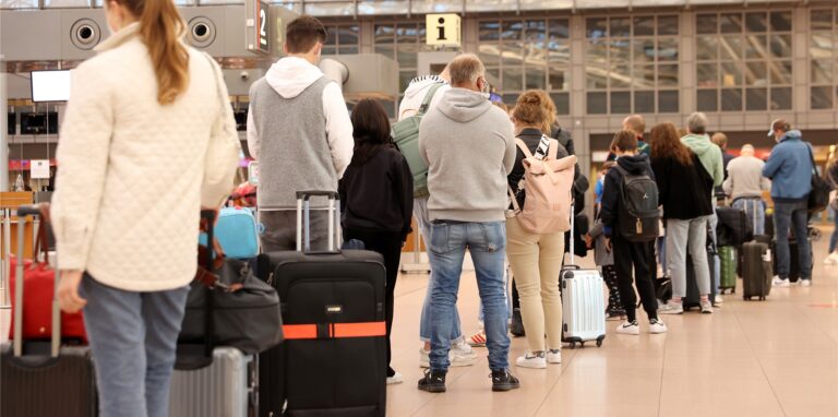 Das Thema Urlaubsplanung verunsichert gerade viele Menschen.
