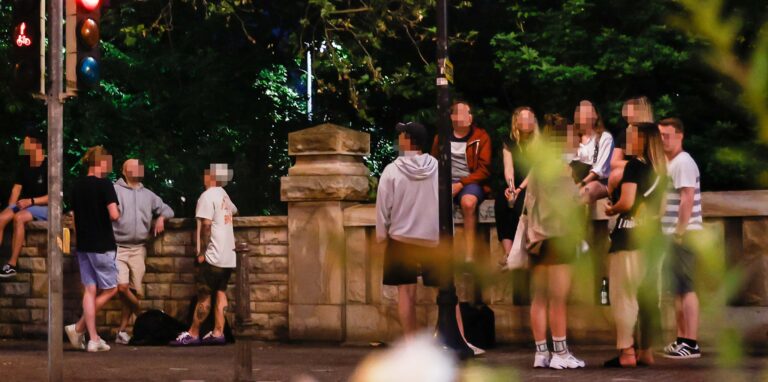 Demnächst gibt es Party-Aufpasser beim nächtlichen Möllern auf der Möllerbrücke – und nicht nur dort.