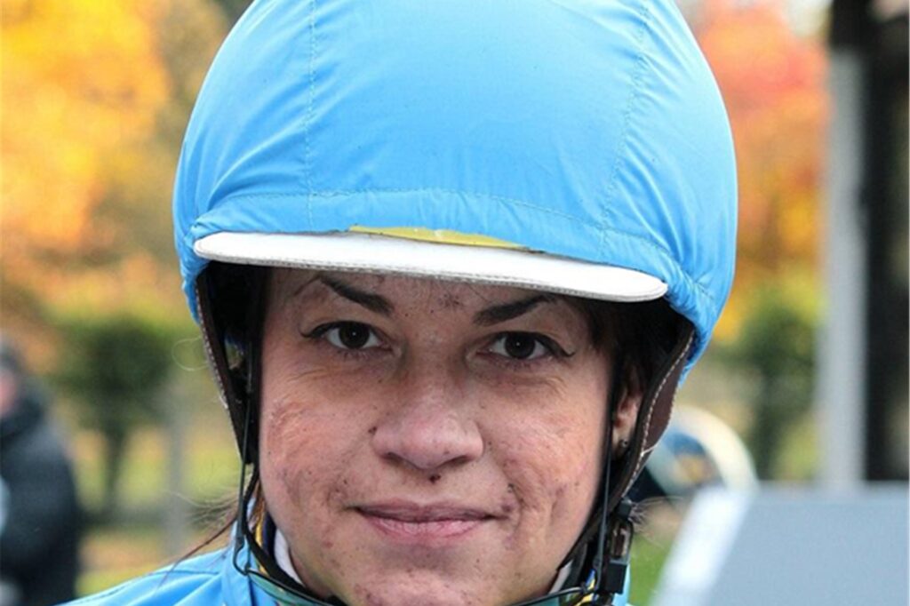 Olga Bondar ist eine ukrainische Trabrennfahrerin und pflegt enge Kontakte zum Bürgertraberverein in Herten.