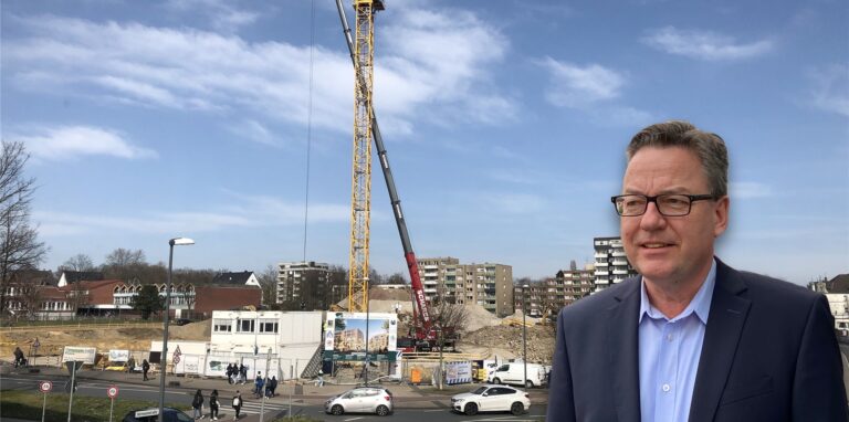 Auf der Großbaustelle der Hertener Höfe ist ordentlich Bewegung: Dr. Stephan Schnitzler von Phoenix Development kündigt für April den Rohbau-Start an.