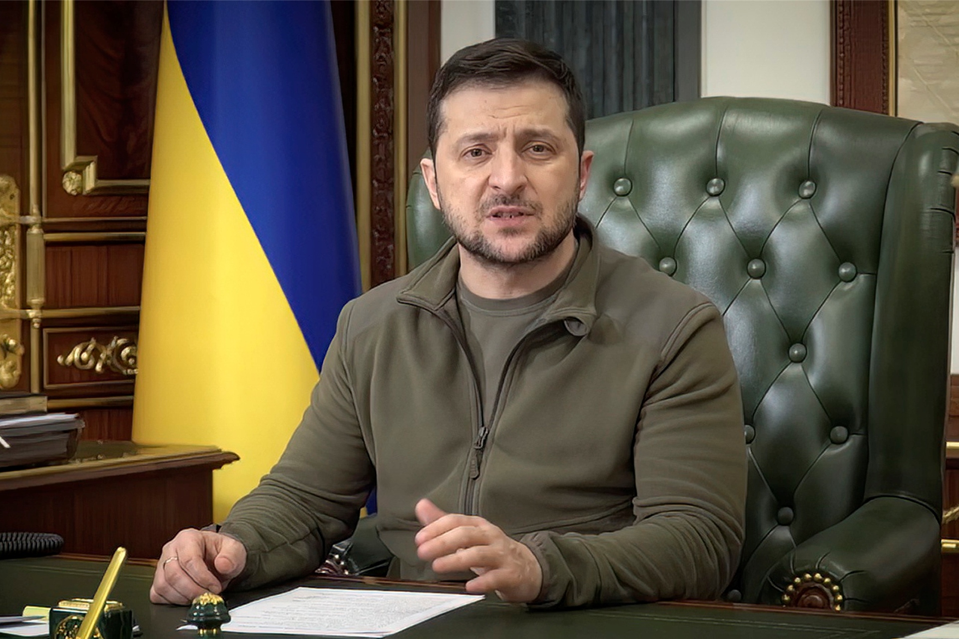 Der ukrainische Präsident Wolodymyr Selenskyj spricht in einer Videobotschaft. (Archivbild)