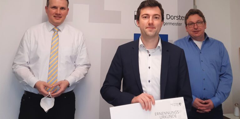 Jan Müller (Mitte) ist neuer Leiter des Amts für Kommunale Finanzen der Stadt Dorsten.