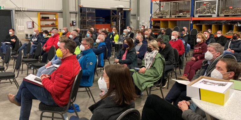 Die Lembeck-Konferenz fand in einer Halle der Firma Elvermann in Lembeck statt.