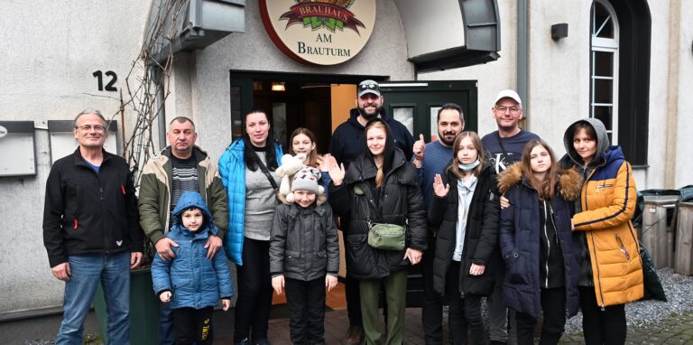 „Wulfen hilft“ mit Kriegsflüchtlingen nach der Rückkehr