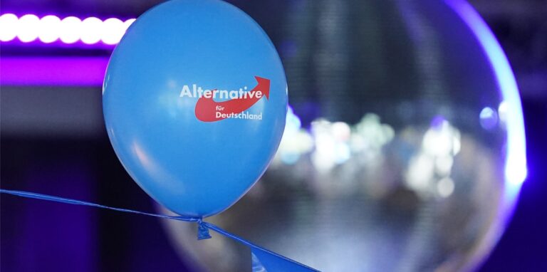 Die AfD-Fraktion im Ruhrparlament soll Steuergelder für 150 Flaschen Wein veruntreut haben.