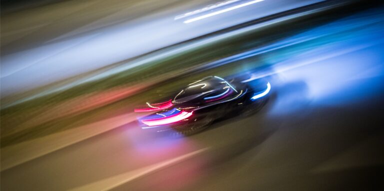 Ein 21-jähriger BMW-Fahrer war zu schnell in der Nordstadt unterwegs und verlor die Kontrolle über sein Fahrzeug.