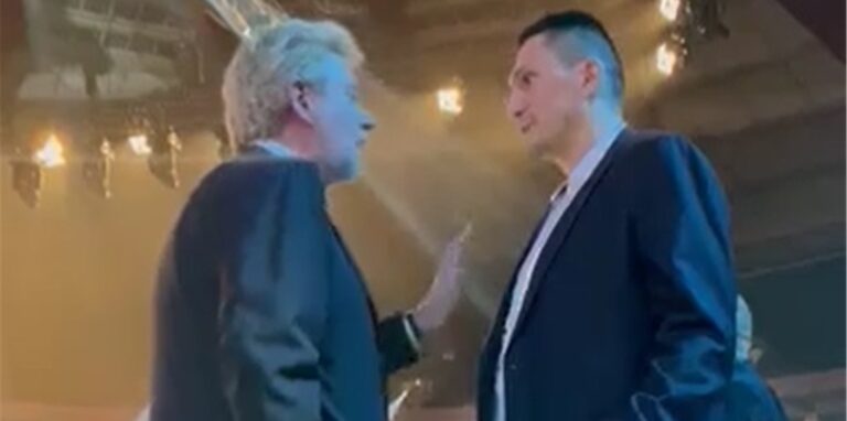 Box-Promoter Ludger Inholte (l.) und Geschäftsführer Cüneyt Tunc haben eine deutliche Meinungsverschiedenheit zwischen den Zuschauern ausgetragen.