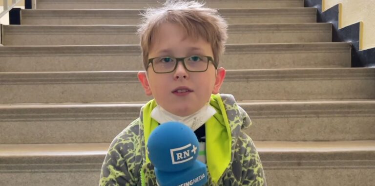„Können Menschenaffen auch Corona kriegen?“, fragt Jonas aus der 4B der Brüder-Grimm-Schule. 
Prof. Dr. Dominik Schneider, Direktor der Dortmunder Kinderklinik, beantwortet diese und andere Fragen der Grundschülerinnen und Grundschüler.