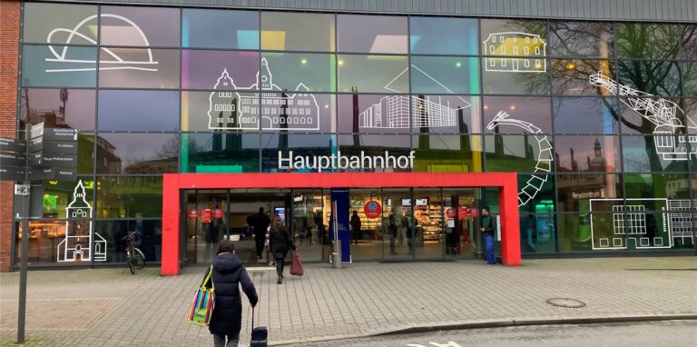 Eingang des Hauptbahnhofs in Recklinghausen.