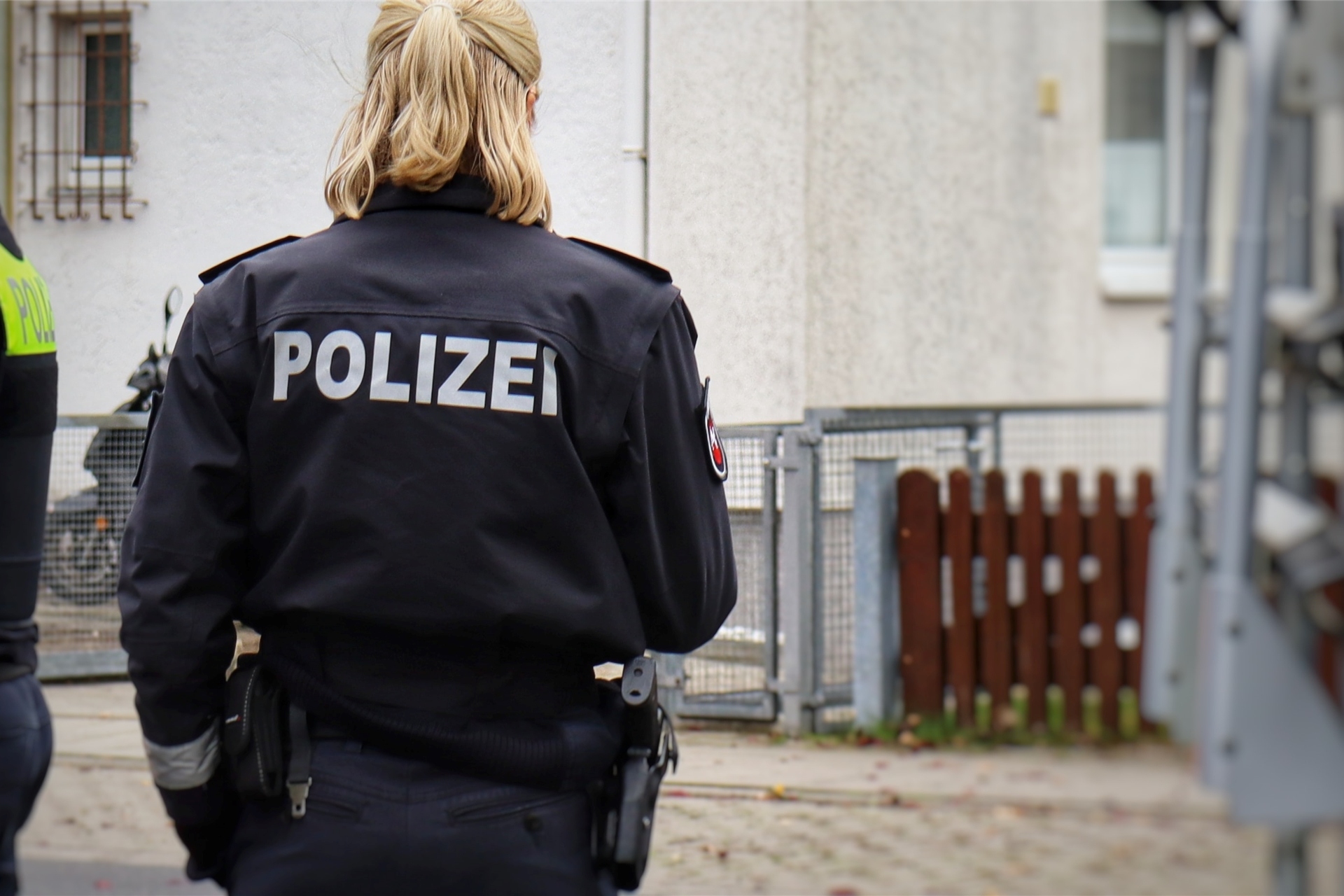 Ein Mann aus Herne ist von der Polizei verhaftet worden, weil er eine geflüchtete Ukrainerin vergewaltigt haben soll. (Symbolbild)