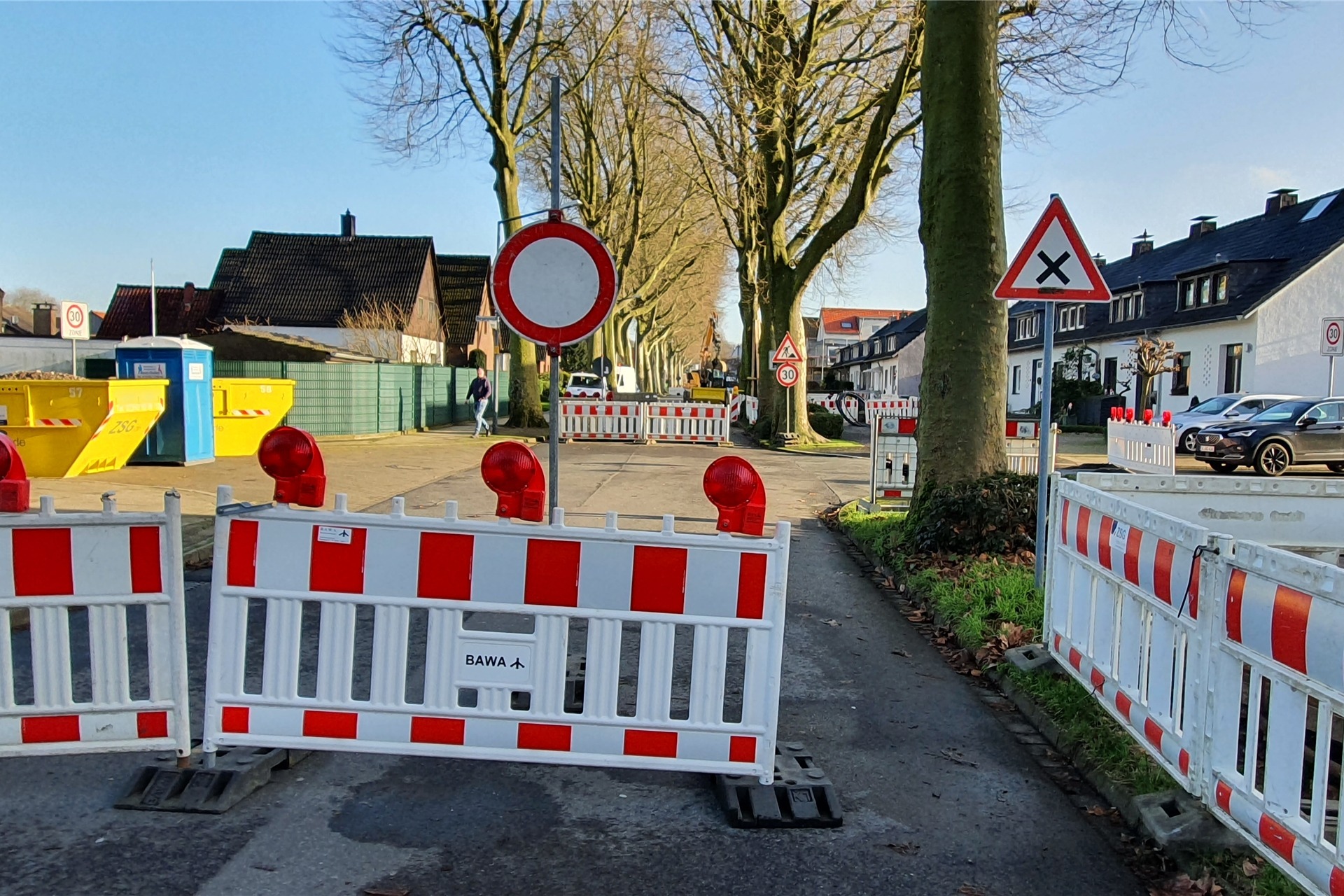 Die Vollsperrung der Polsumer Straße wird deutlich länger dauern als geplant.