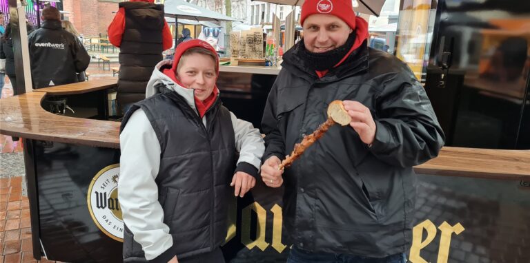 Besucher beim Cheatday Festival