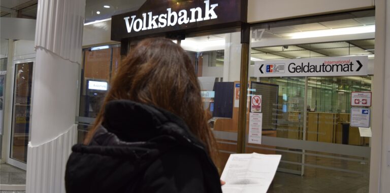 Die Volksbank-Filiale im Marler Stern ist seit Montag ein reines SB-Servicecenter.