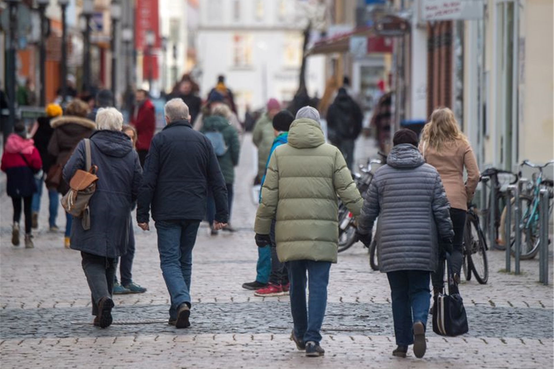 Zahlreiche Corona-Beschränkungen werden in Deutschland gelockert.
