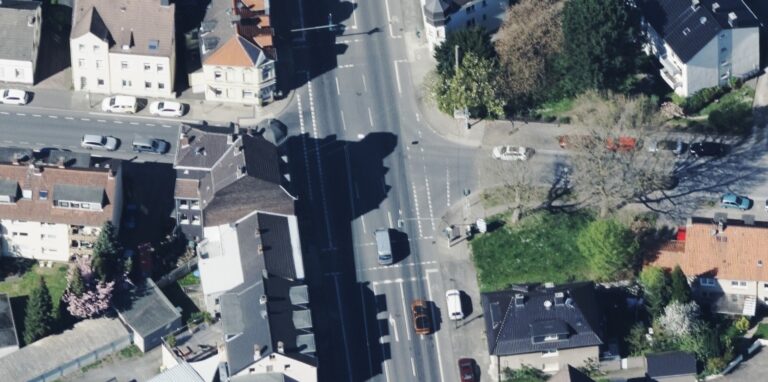 Auf der Kreuzung Wittener Straße und Cottenburgstraße kam es am Montagabend zu einem Unfall.