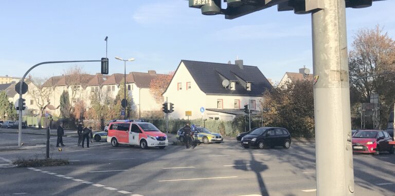 Die Kreuzung von B235 und Pallasstraße soll jetzt gerade für Fußgänger sicherer gemacht werden.