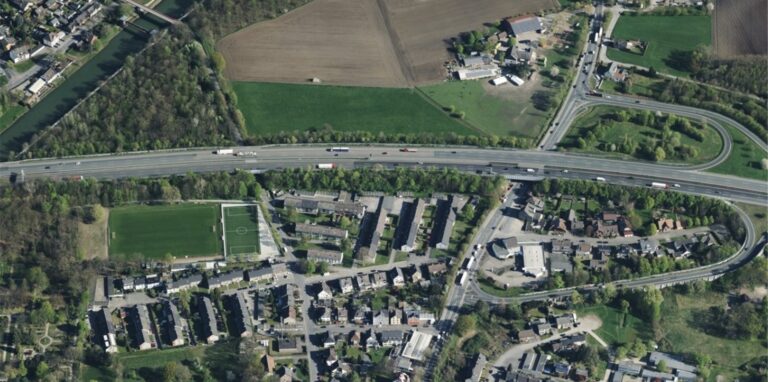 Auf der Autobahn A2 stoppte ein Hochzeitskorso erst in die eine, dann in die andere Richtung den Verkehr. In der Nähe der Ausfahrt Henrichenburg konnte die Polizei zwei Fahrzeuge stoppen.