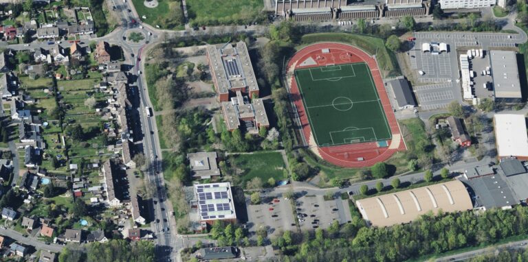 Das Stadion ist Ziel eines Sternmarsches der weiterführenden Schulen in Castrop-Rauxel. Deshalb kann es zu Verkehrsproblemen kommen.