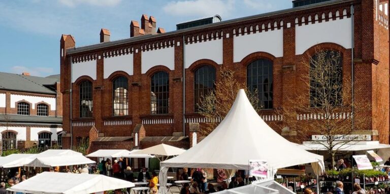 Marktstände vor dem Zechengebäude bei Manufactum Waltrop