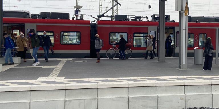 Einige Züge der Linien RE42 und RE2 am Halterner Bahnhof fallen aus.