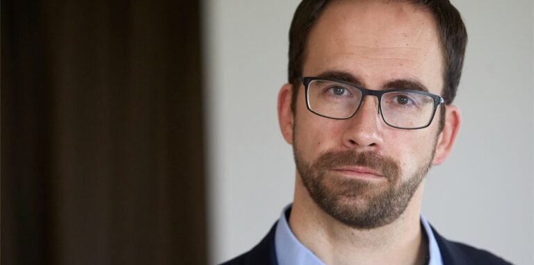 Amtsrichter Thorsten Schleif wirft er der Justiz Versagen vor.