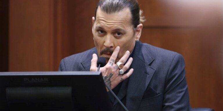 Johnny Depp wird in einem Kreuzverhör mit schockierenden Videos und Textnachrichten konfrontiert.