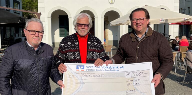 Lions-Clubs aus Dorsten überreichen Spende für TransSilvania