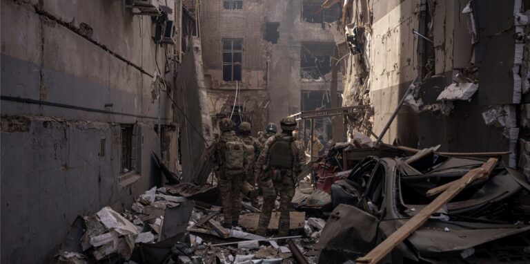 Die russische Armee erlaubt sich in der Ukraine immer mehr Plünderungen.